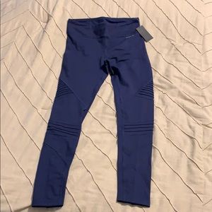 Brand new yoga pants